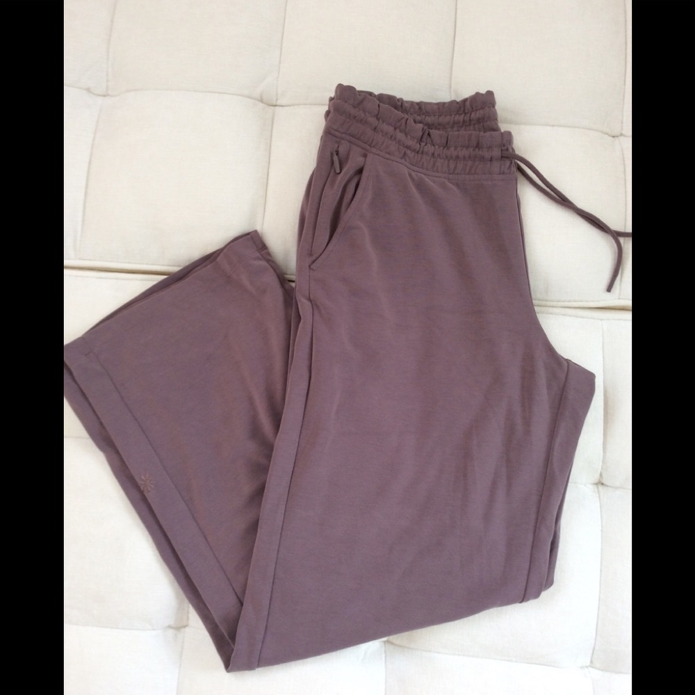 Athlete drawstring lounge pants. Size L